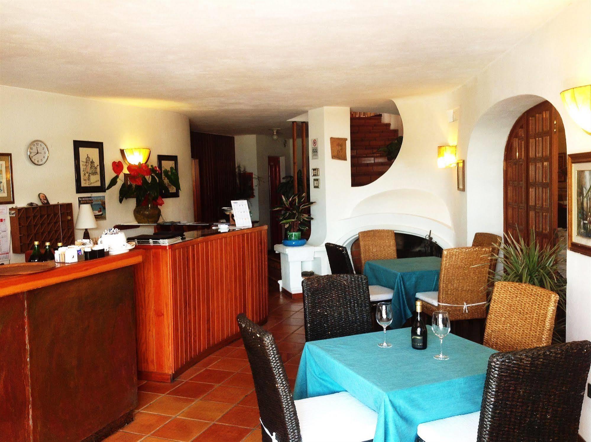 Hotel Pop Cala Gonone Exterior photo